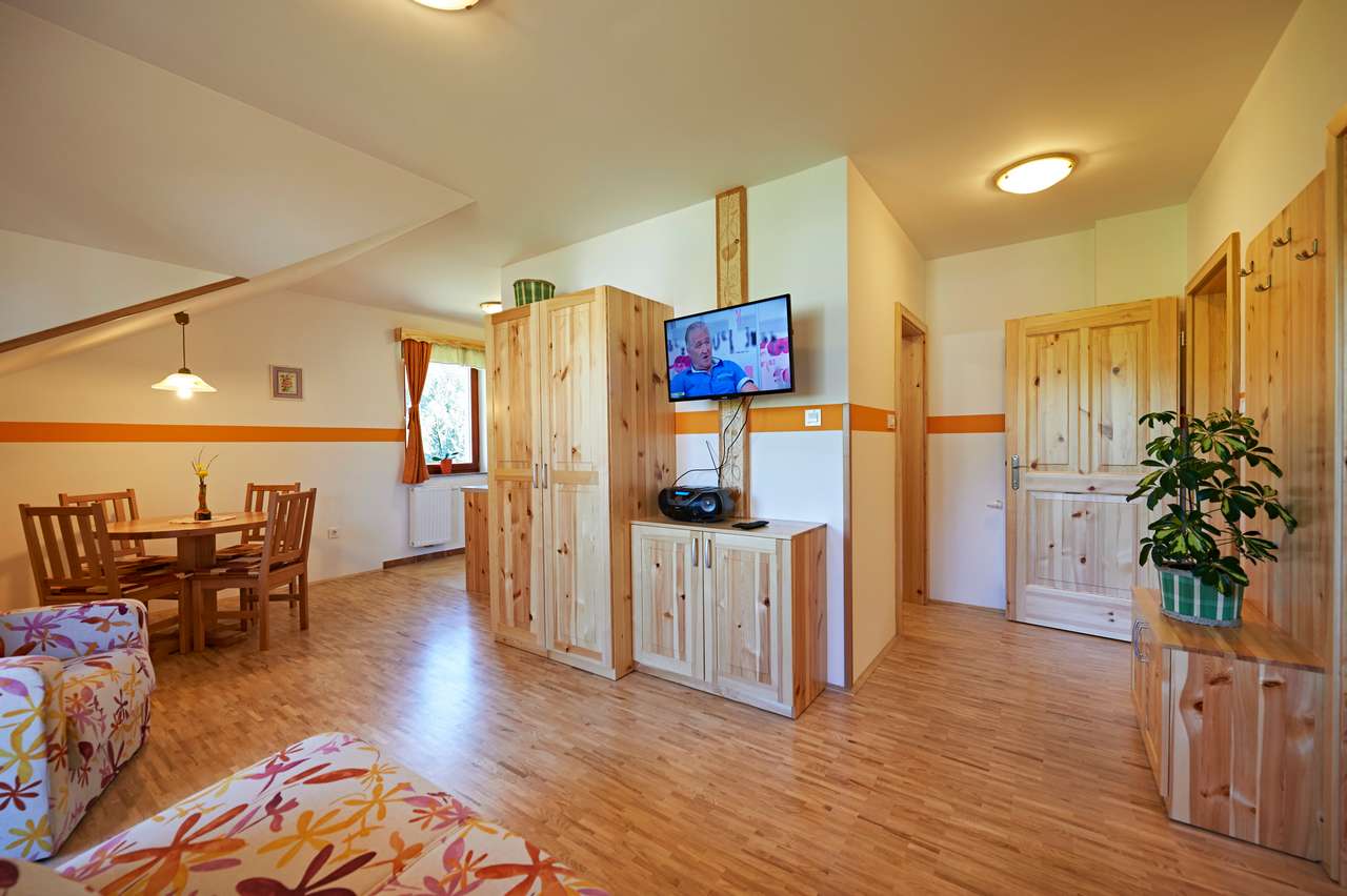 kmetija gradišnik apartma škrlatno jabolko